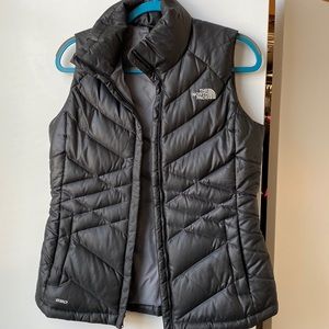 North face puffy vest